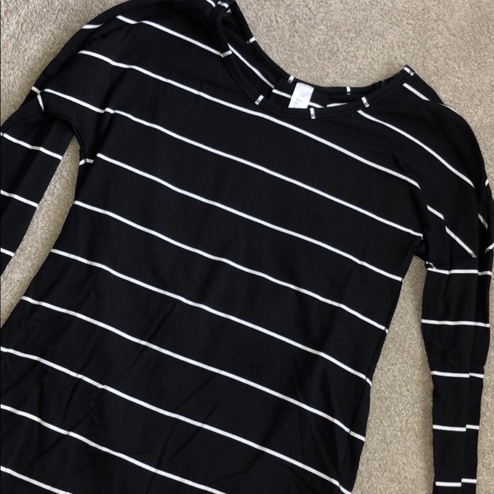 Girls ivivva workout long sleeve